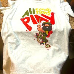 Size XL Boys, Nike T-Shirt, Dark green, Yellow, & Orange